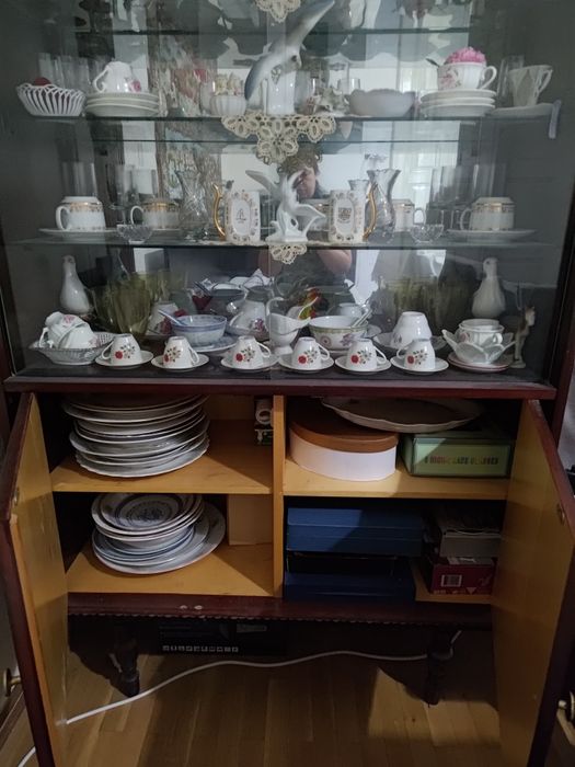 Vând Vitrină sufragerie