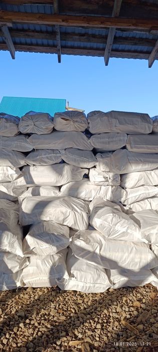 Продам дрова сосновые в мешках. Сухие!ДОСТАВКИ НЕТ, САМОВЫВОЗ!.