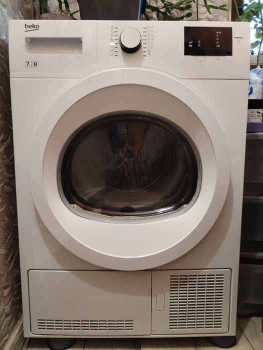 Vând uscător de haine