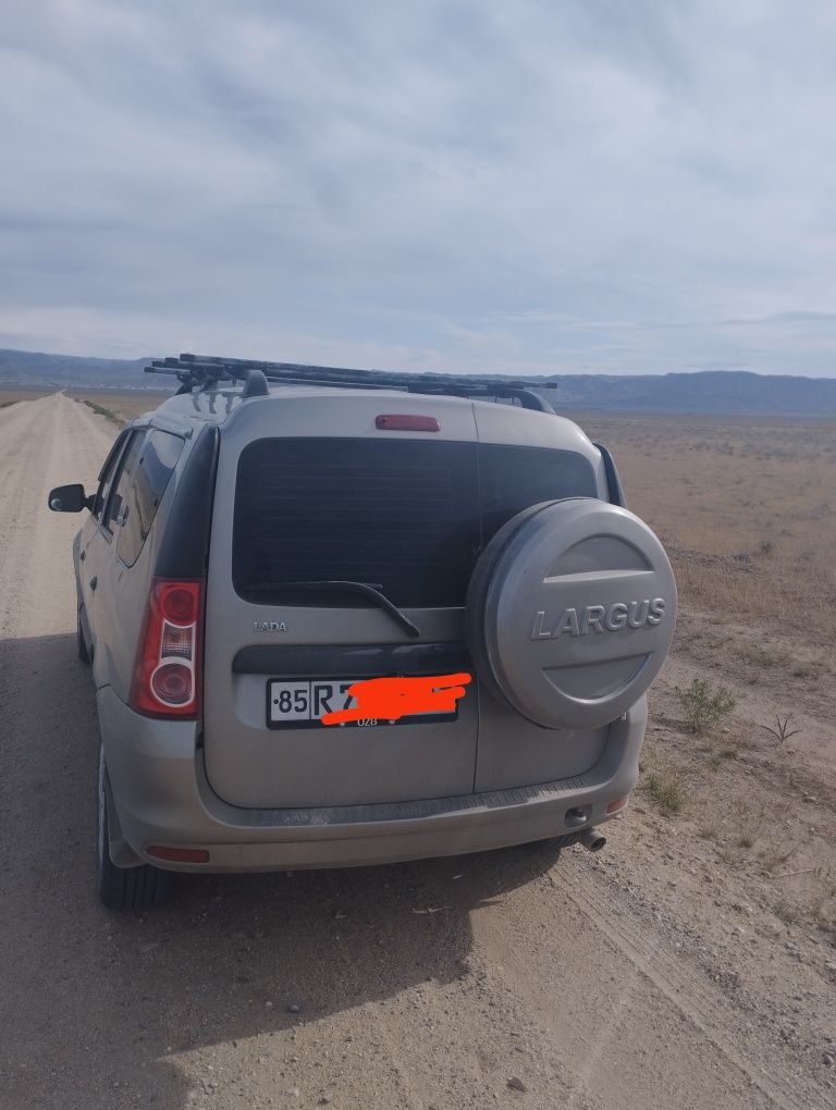 Lada Largus 2018 yili.