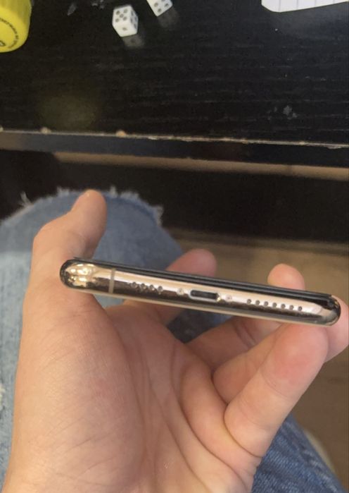 Schimb pe un iphone 13 pro sau 14 pro difirineta din partea mea