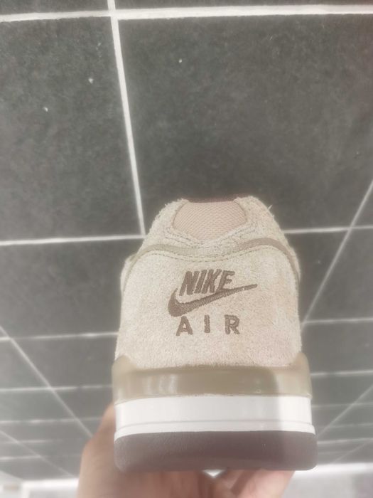 adidasi Nike Air