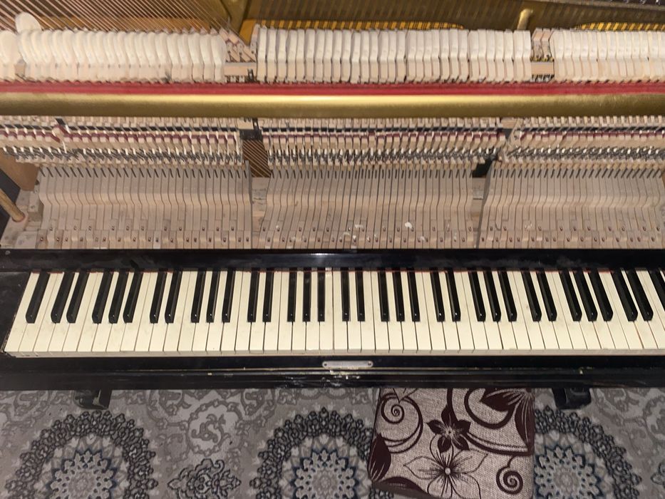 Акорд пианино сотлади