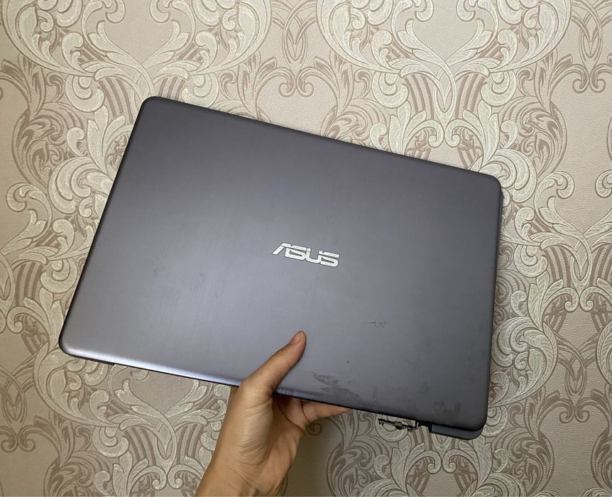 Ноутбук Asus под ремонт или запчасти