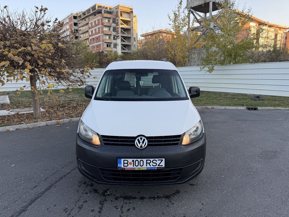 VW Caddy Facelift 1.6 TDI 102cp (istoric service reprezentanta)