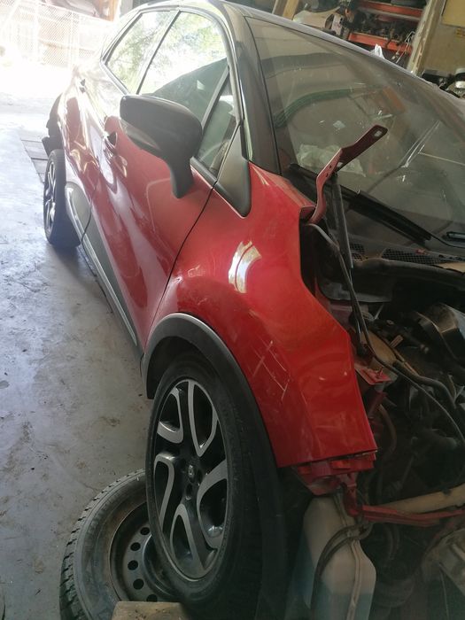 Dezmembrez Renault Captur