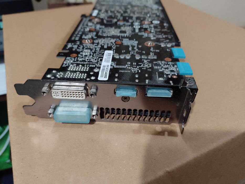 Видео карта Asus и Gigabyte 2GB