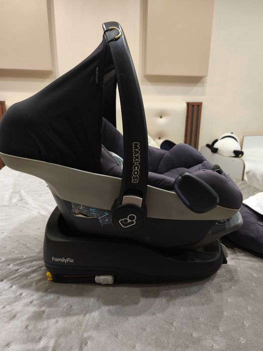 Детско столче за кола Maxi-cosi+основа със система isofix