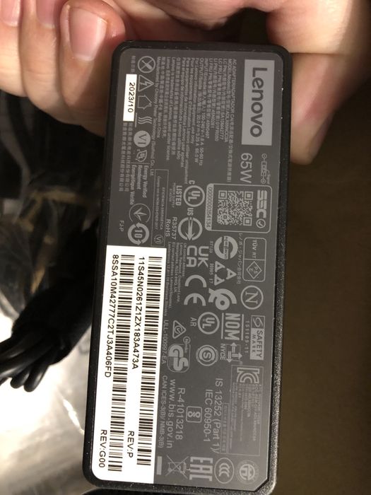 Încărcător NOU laptop Lenovo .