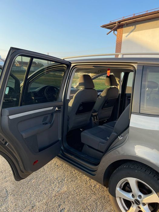 Mașina Touran style