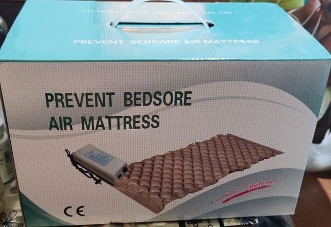 Надувной матрас,размер 90 на 2.30 односпальный новый.