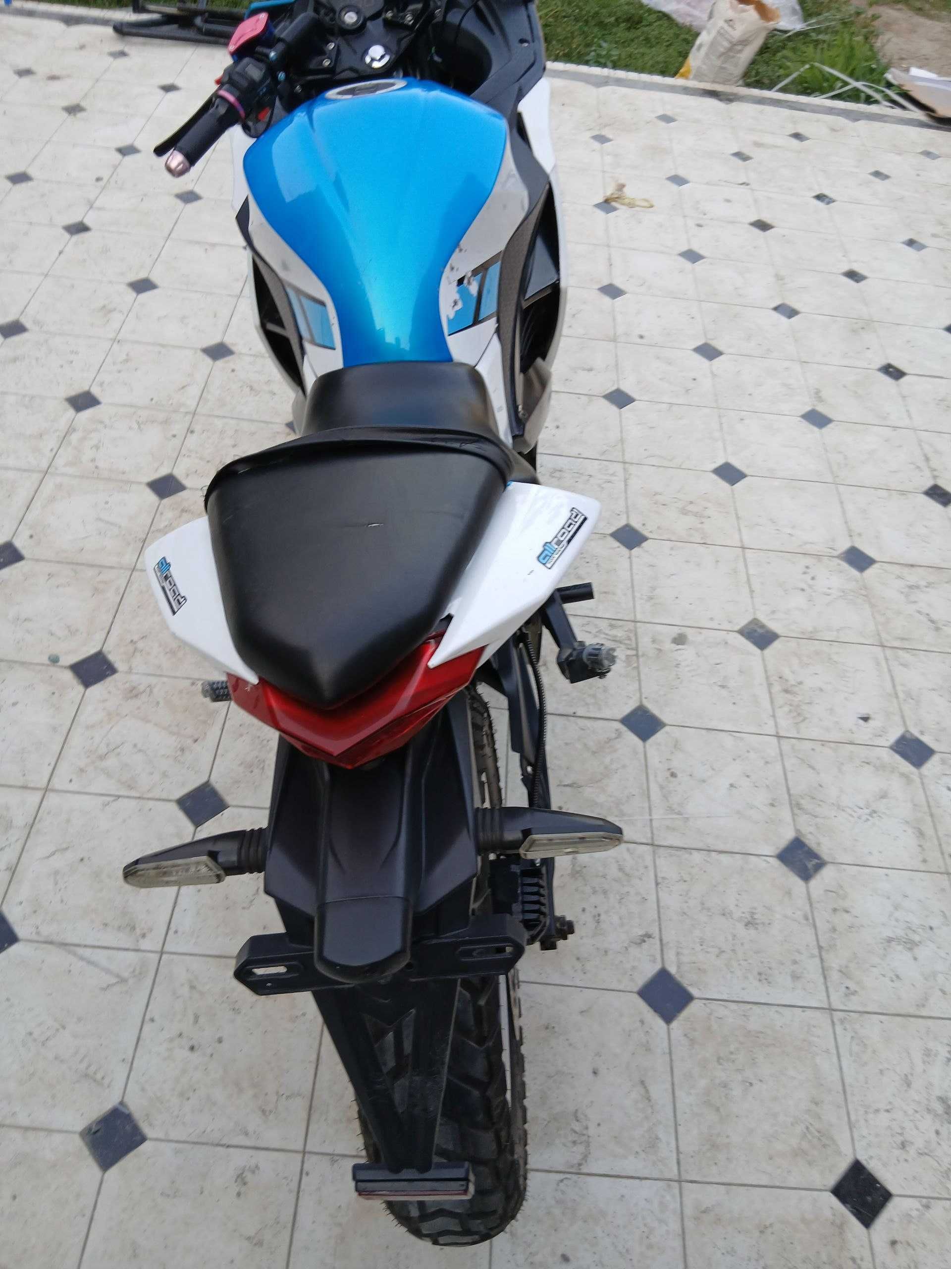 Elokrto bayk R3 BMW