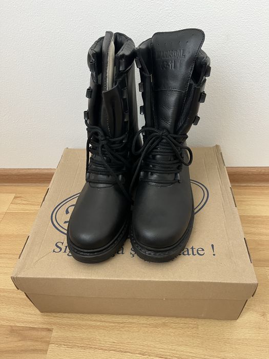 Bocanci combat piele neagră