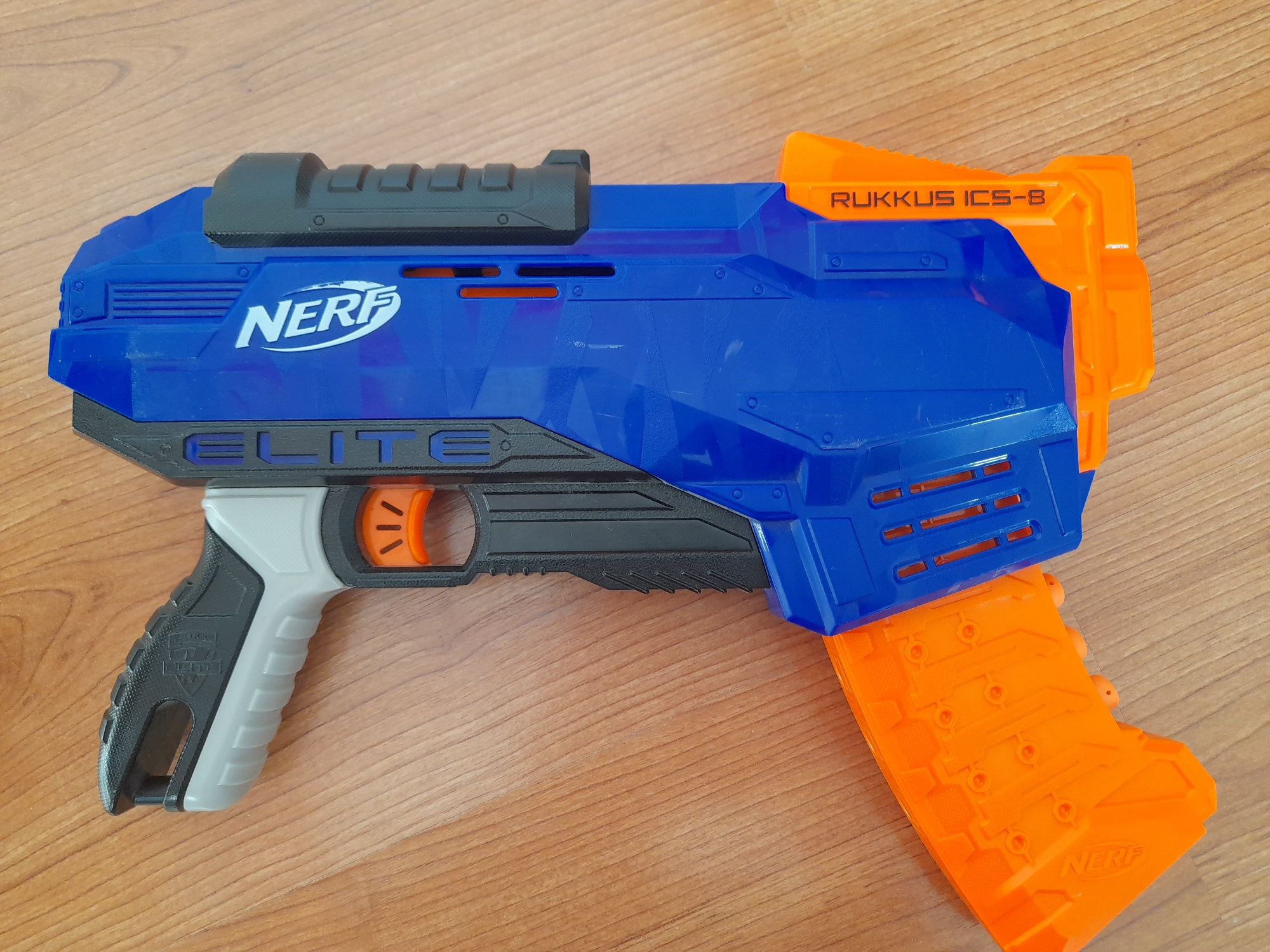 Puști marca "NERF"