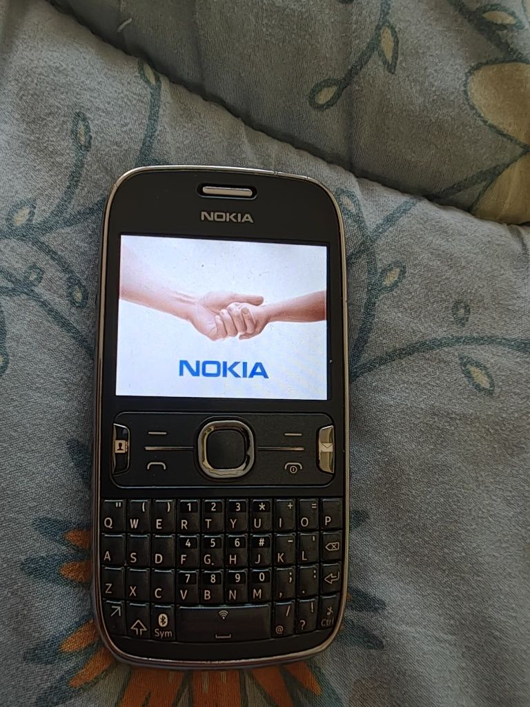 Nokia 302 ASHA отличен