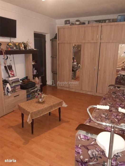 2 camere, decomandat, 54 mp, et.10, UNIRII SUD, vanzare sau schimb