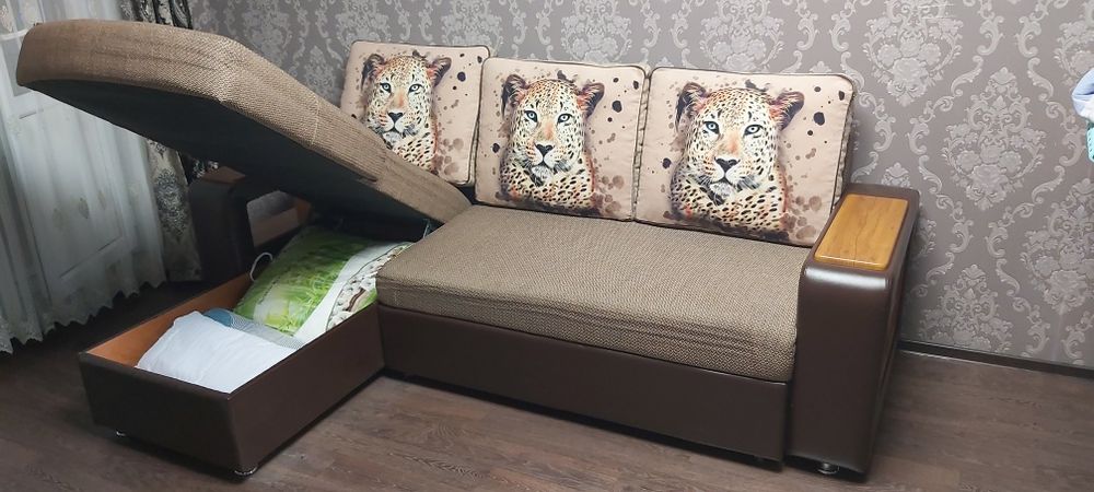 Продам диван, б/у