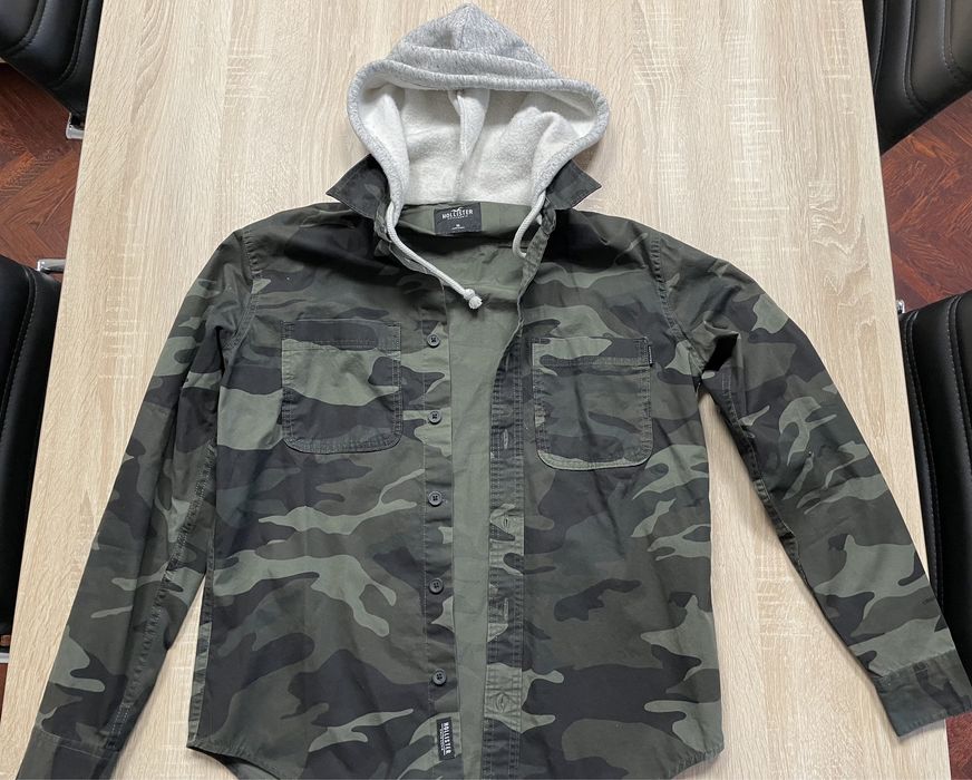 Camasa , bluza , hanorac cu gluga Hollister muscle fit army camo