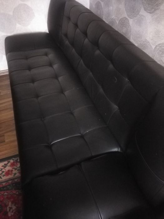 Yumshoq mebel ofisniy