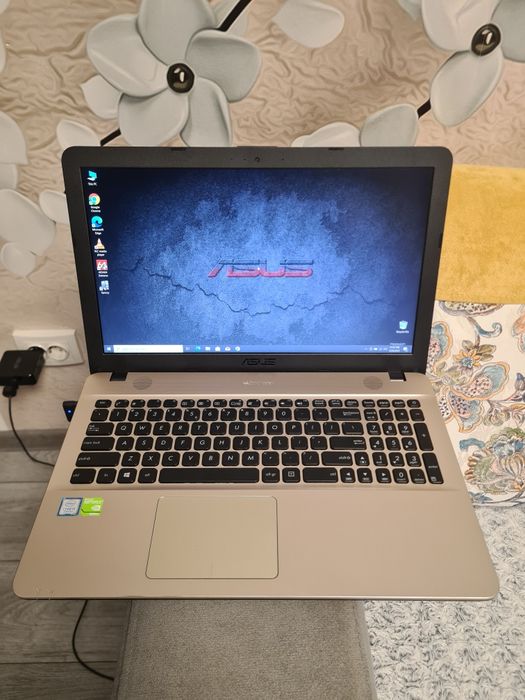 Laptop Asus i5 7th 8gb ssd 240gb Nvidia  2gb  15,6"led slim full hd