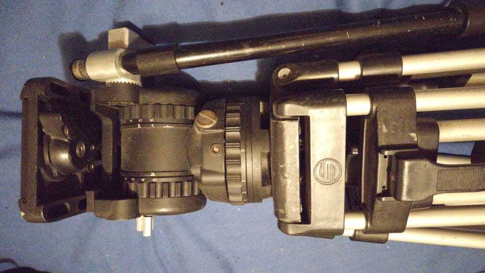 Trepied video profesional