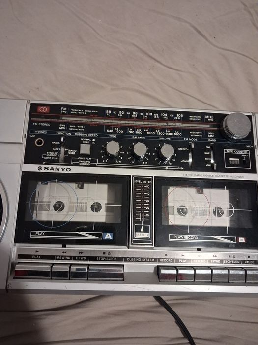 Radio Sanyo M-w2k