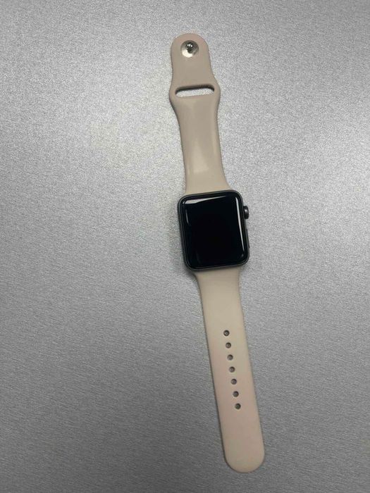 Продавам apple watch series 3 42мм