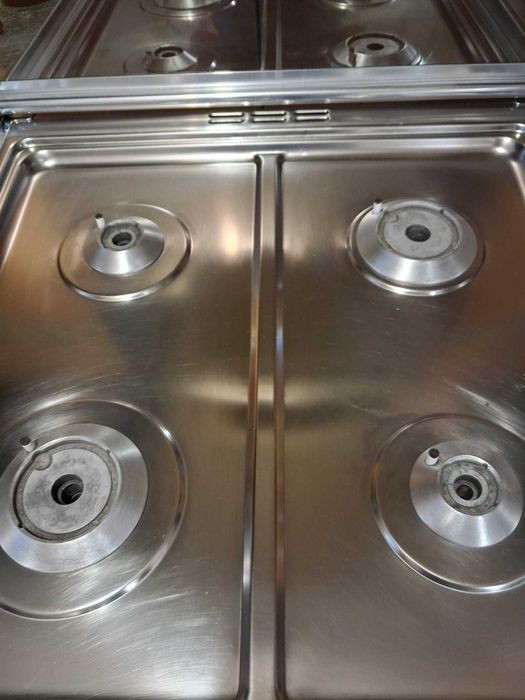 Aragaz Whirlpool 60x60x85 pe gaz cu grătar electric