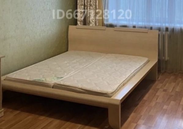 Двуспальная  кровать