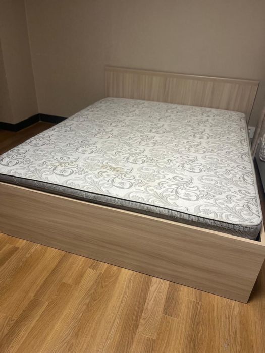 Кровать двухспальная