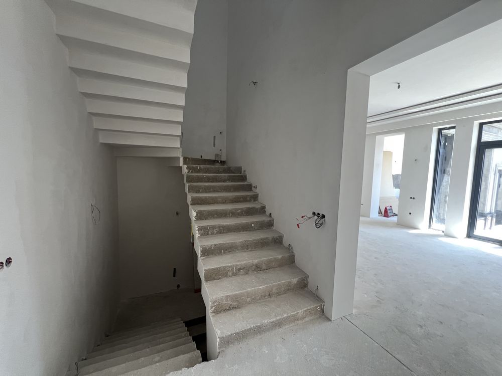 Hovli sotiladi 3 sotix