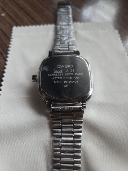 Ръчен часовник Casio