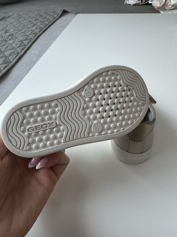 Бебешки обувки Geox и Nike