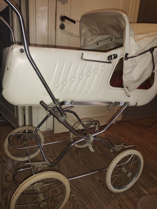 Ssr kolyaska sotiladi