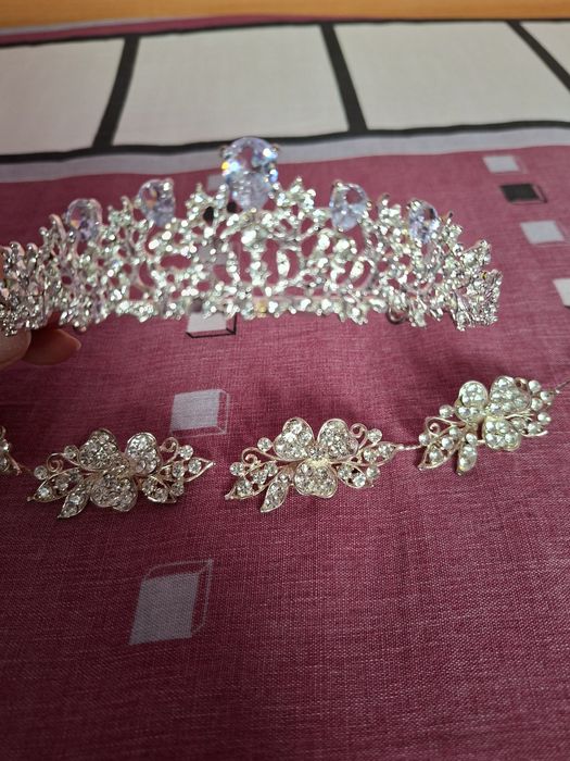 Vând Coronițe și Accesorii Mireasă Noi