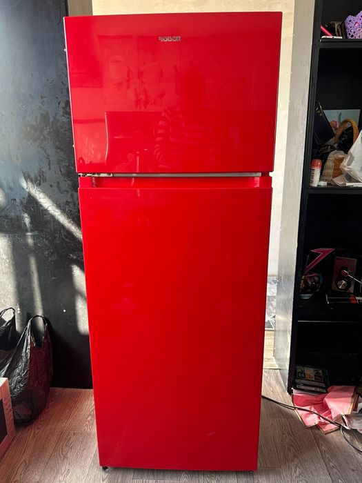 Холодильник  Roison срочно сотаман состоянаси Зур айди йук