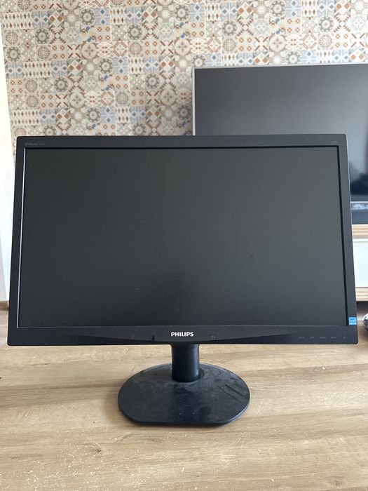 Philips 24 VGA DVI 2 stereo speakers