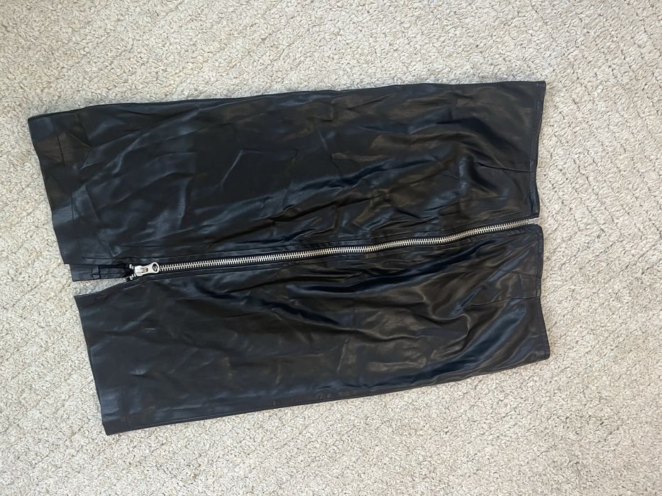 Кожена пола