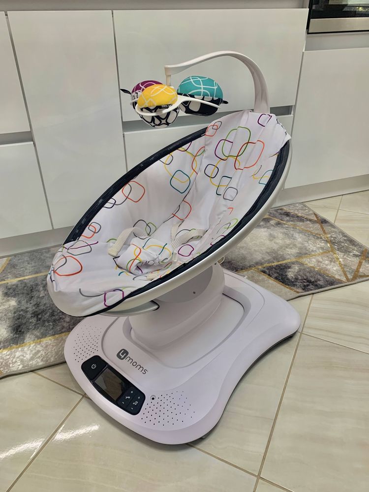 Електрическа бебешка люлка mamaRoo 4.0