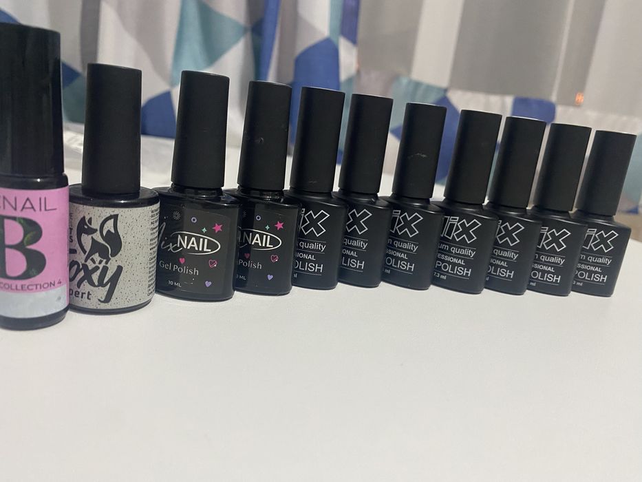 Продам лаки, топ, и формы для наращивания