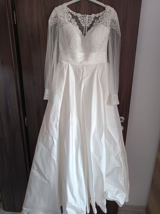 Rochie de mireasa nou nouță