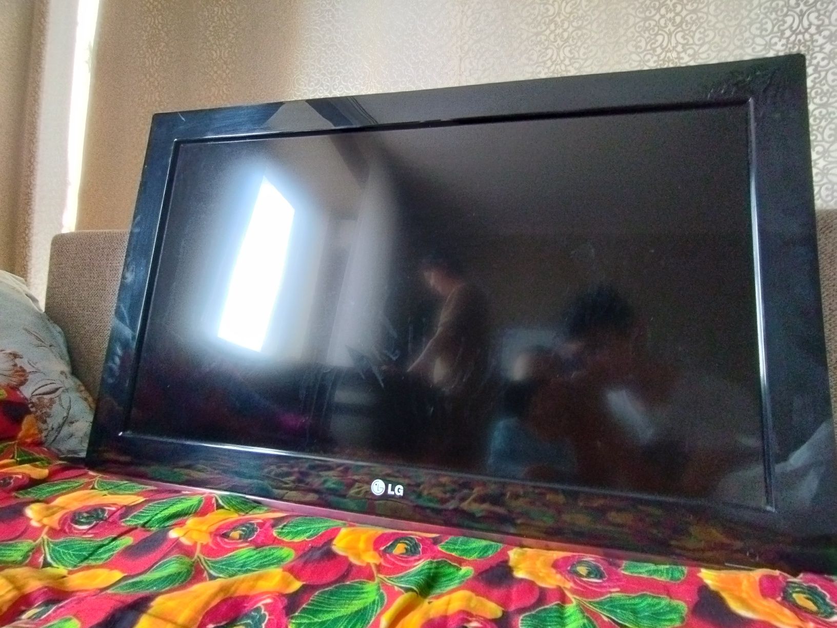Продам телевизор LG 32 дюйма