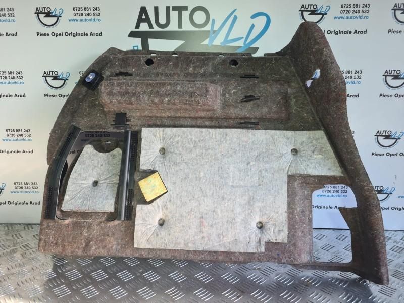 Mocheta panou lateral dreapta portbagaj Opel Astra J
