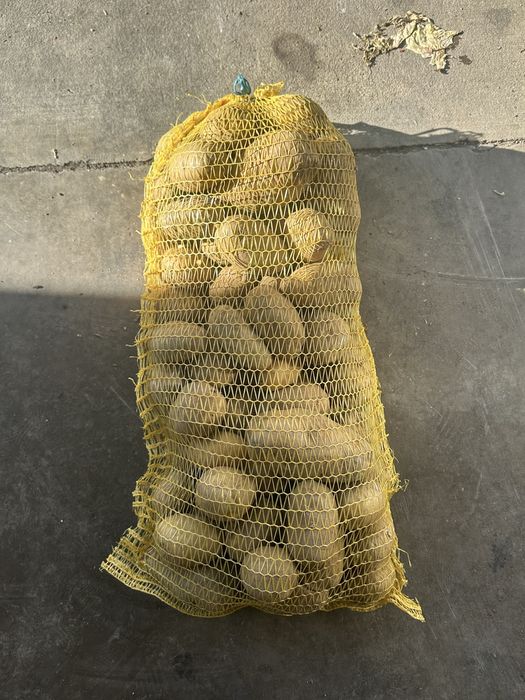 Продавам картоф два сорта