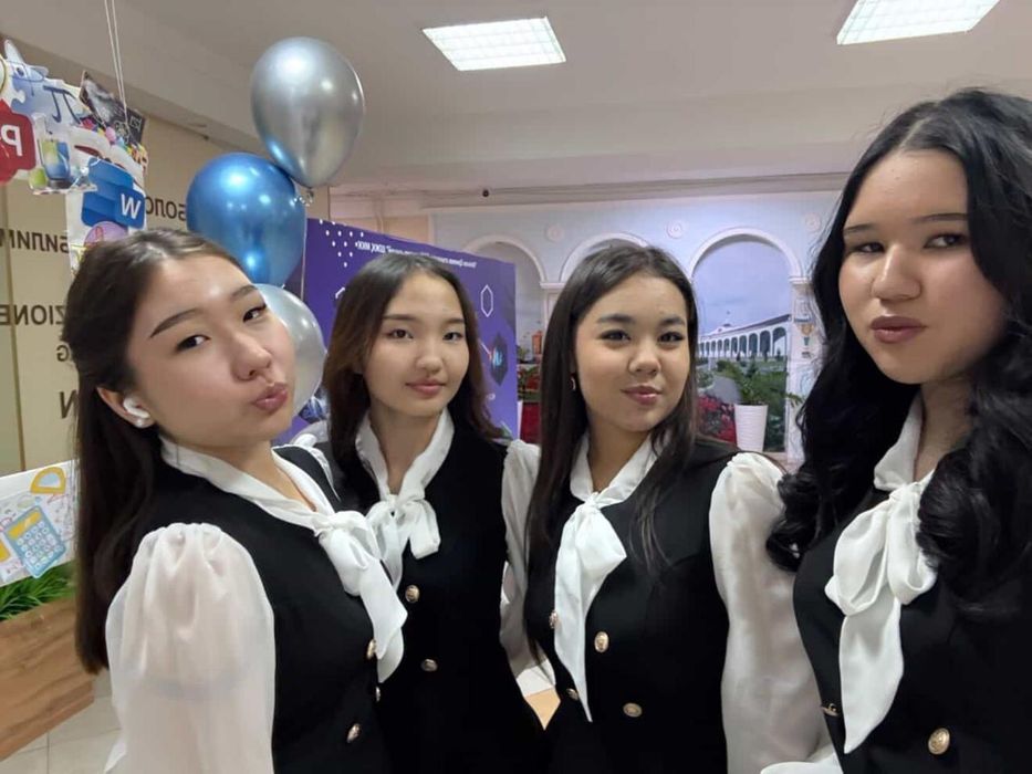 Услуги швеи. Платья для 11 класса