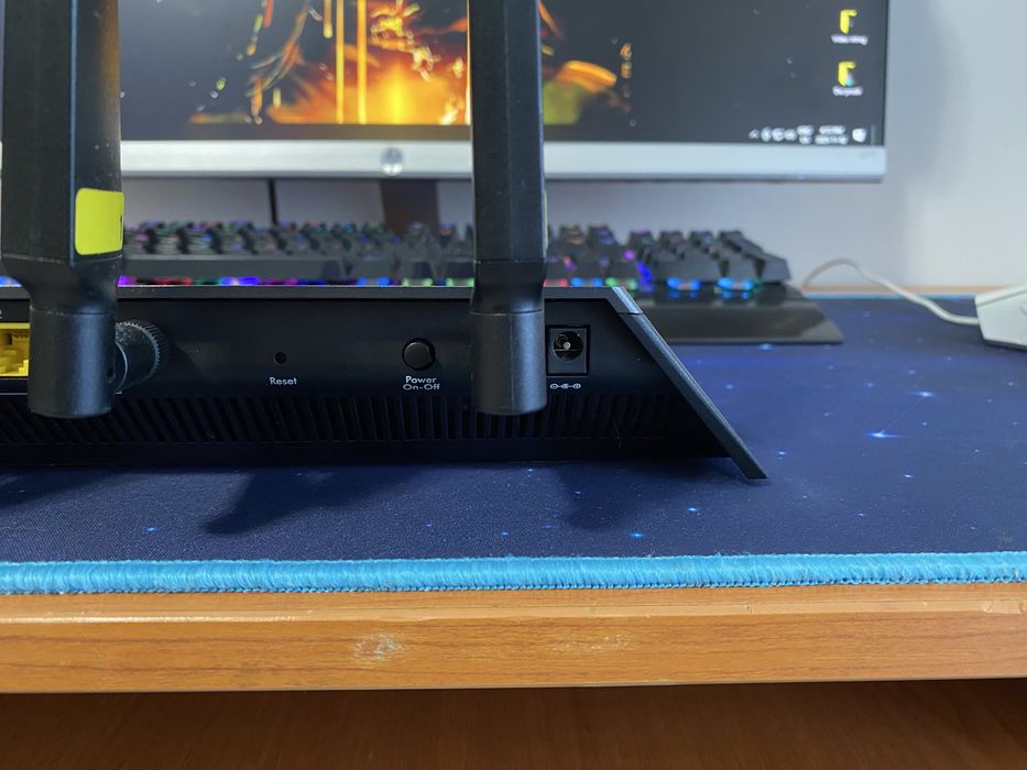 Vând router NETGEAR Nighthawk AC1900