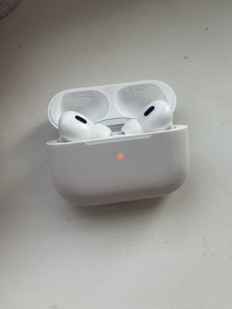 Airpods 2 pro type-C/Wireless charging белый