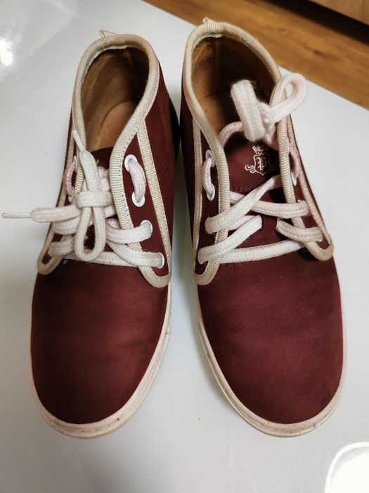 Кецове цвят бордо, на марката Hobbys.Номер 36. Естествена кожа/ велур.