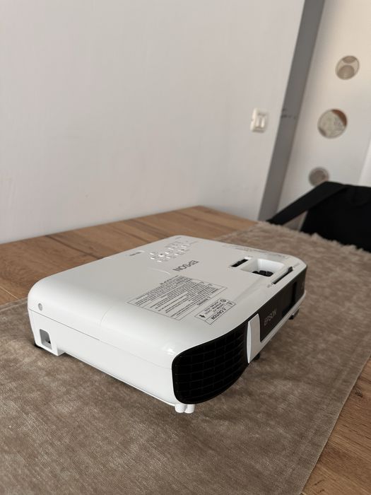 Videoproiector Epson EB-W51,WXGA 1280 x 800, 4000 lumeni