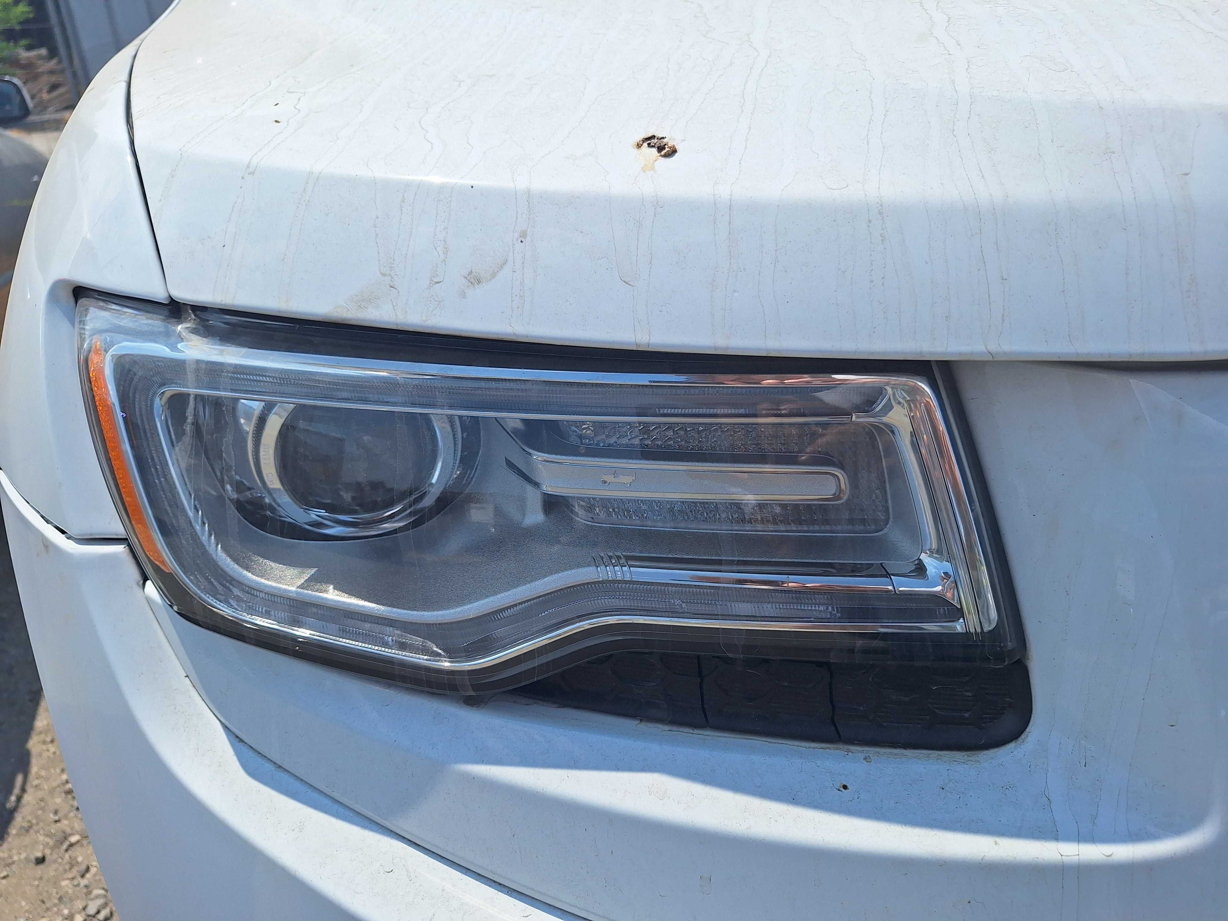 Jeep Grand Cherokee фар